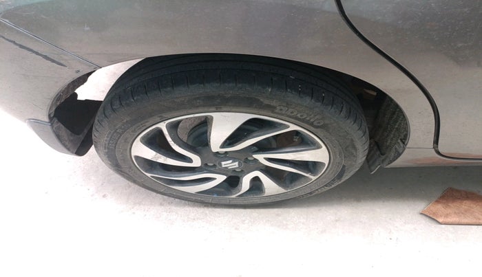 2021 Maruti Baleno ZETA PETROL 1.2, Petrol, Manual, 30,103 km, tyre