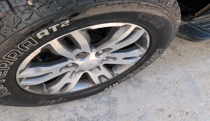 2017 Ford Endeavour TITANIUM 3.2 4X4 AT, Diesel, Automatic, 66,409 km, tyre