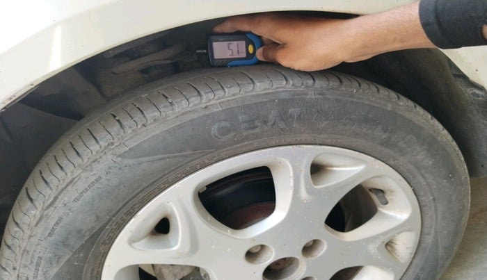 2013 Renault Scala RXL DIESEL, Diesel, Manual, 1,18,310 km, tyre