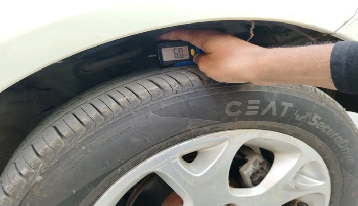 2013 Renault Scala RXL DIESEL, Diesel, Manual, 1,18,310 km, tyre