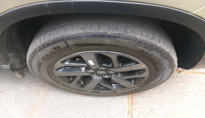 2022 Tata Harrier XZA PLUS 2.0L KAZIRANGA, Diesel, Automatic, 75,375 km, tyre