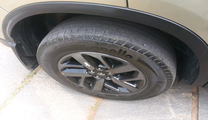 2022 Tata Harrier XZA PLUS 2.0L KAZIRANGA, Diesel, Automatic, 75,375 km, tyre