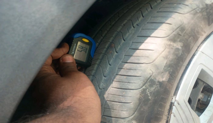 2025 Tata NEXON Smart Plus 1.2 Revotron 6 AMT, Petrol, Automatic, 9,108 km, tyre