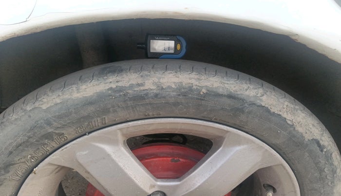 2010 Honda Jazz 1.2L I-VTEC BASE, CNG, Manual, 1,22,533 km, tyre