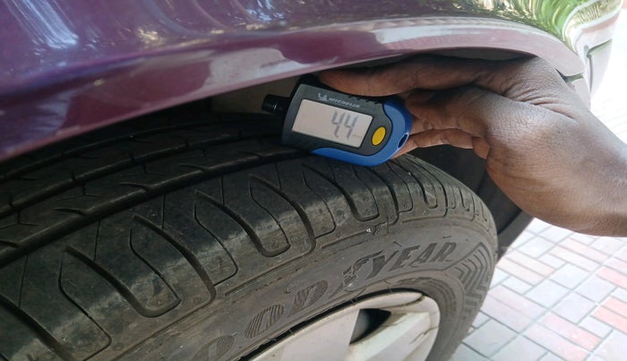 2006 Ford Ikon 1.3 FLAIR PETROL, Petrol, Manual, 30,772 km, tyre