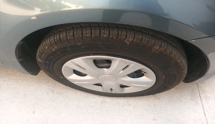 2010 Maruti Swift VXI, Petrol, Manual, 91,937 km, tyre