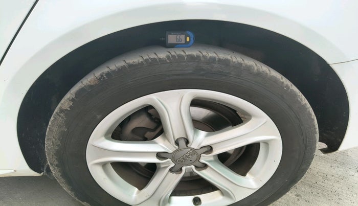 2013 Audi A4 2.0 TDI Multitronic, Diesel, Automatic, 76,834 km, tyre