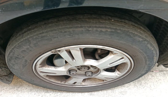 2010 Hyundai Verna 1.6 VTVT, Petrol, Manual, 1,31,891 km, tyre