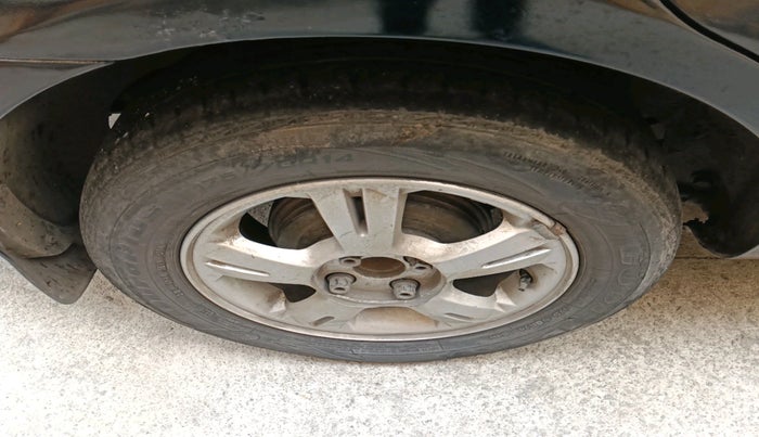 2010 Hyundai Verna 1.6 VTVT, Petrol, Manual, 1,31,891 km, tyre