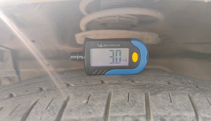 2013 Maruti Ertiga VXI, Petrol, Manual, 88,499 km, tyre