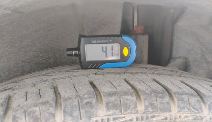 2013 Maruti Ertiga VXI, Petrol, Manual, 88,499 km, tyre