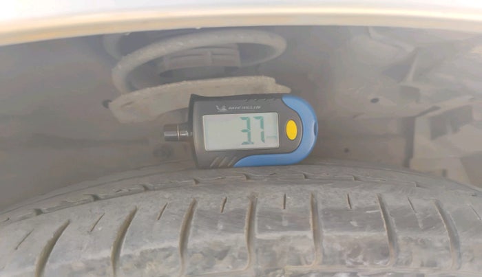 2013 Maruti Ertiga VXI, Petrol, Manual, 88,499 km, tyre