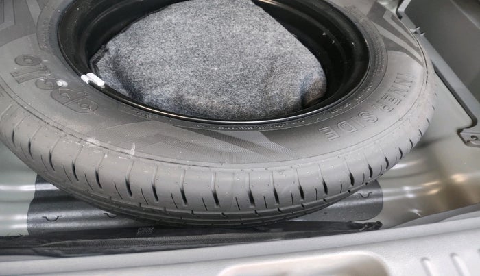 2024 Hyundai Creta E 1.5 PETROL, Petrol, Manual, 15,841 km, tyre