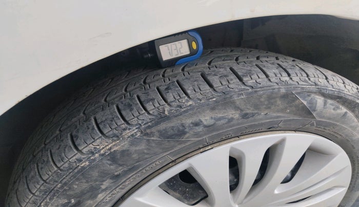 2013 Maruti Ertiga VXI, Petrol, Manual, 44,398 km, tyre