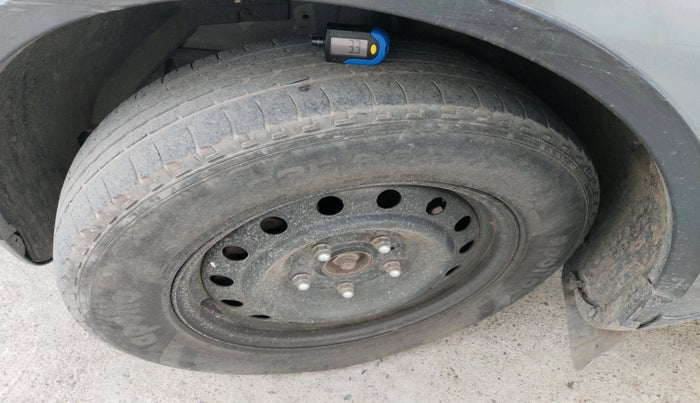 2012 Mahindra XUV500 W6, Diesel, Manual, 3,19,955 km, tyre