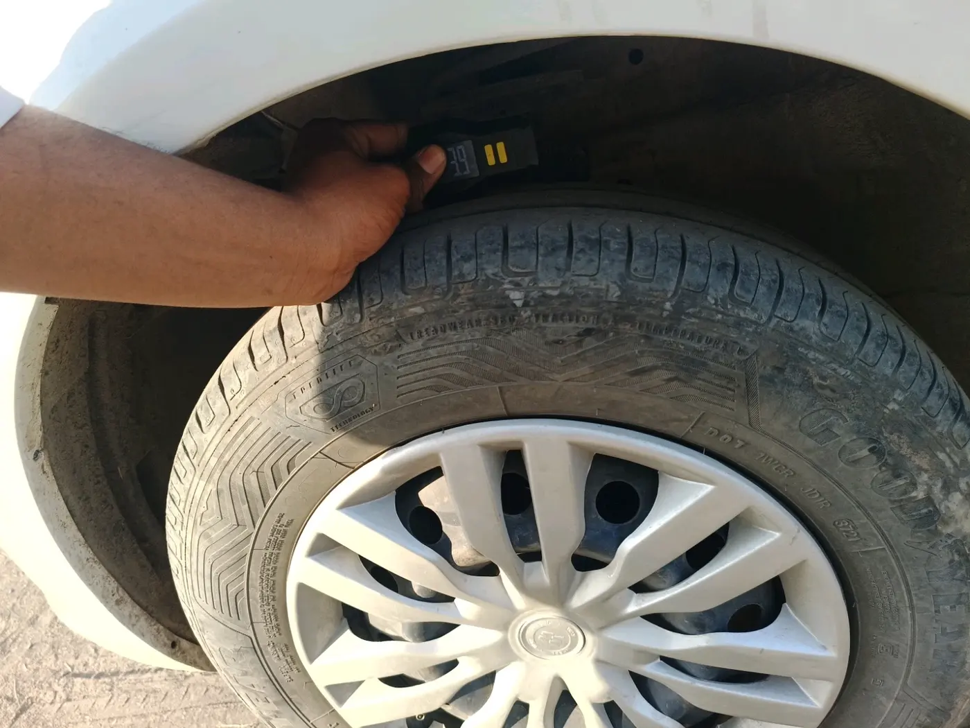 2016 Maruti Swift Dzire VXI, Petrol, Manual, 78,714 km, tyre