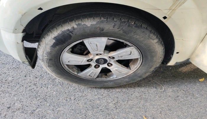 2013 Mahindra XUV500 W4, Diesel, Manual, 1,57,040 km, tyre