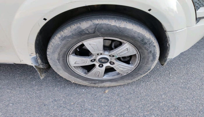 2013 Mahindra XUV500 W4, Diesel, Manual, 1,57,040 km, tyre