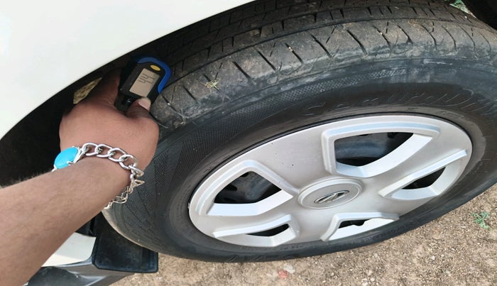 2015 Mahindra Scorpio S6 PLUS, Diesel, Manual, 94,785 km, tyre