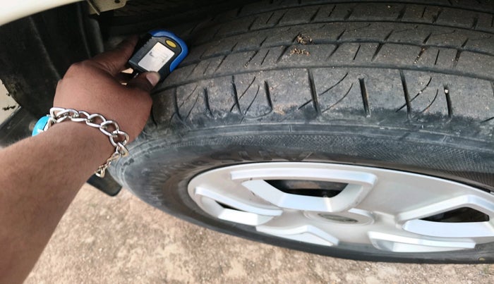 2015 Mahindra Scorpio S6 PLUS, Diesel, Manual, 94,785 km, tyre