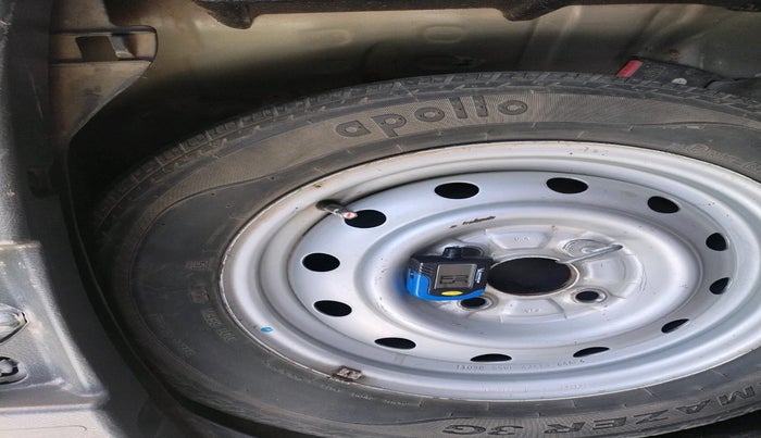 2011 Maruti Wagon R 1.0 LXI, Petrol, Manual, 96,202 km, tyre