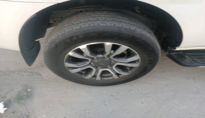 2021 Ford Endeavour TITANIUM PLUS 2.0 4X2 AT SUNROOF, Diesel, Automatic, 1,39,805 km, tyre