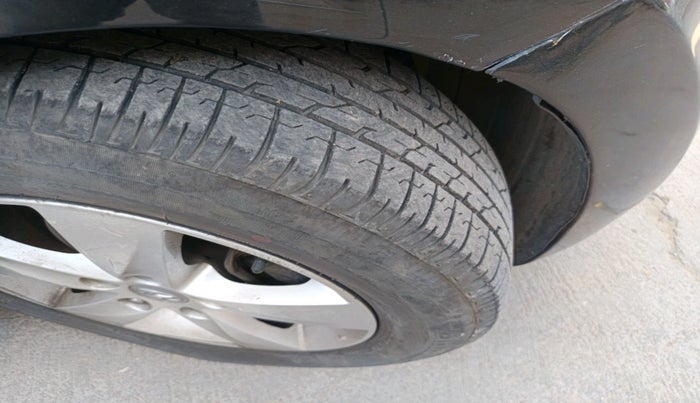 2013 Hyundai New Elantra 1.6 SX AT DIESEL, Diesel, Automatic, 1,47,393 km, tyre