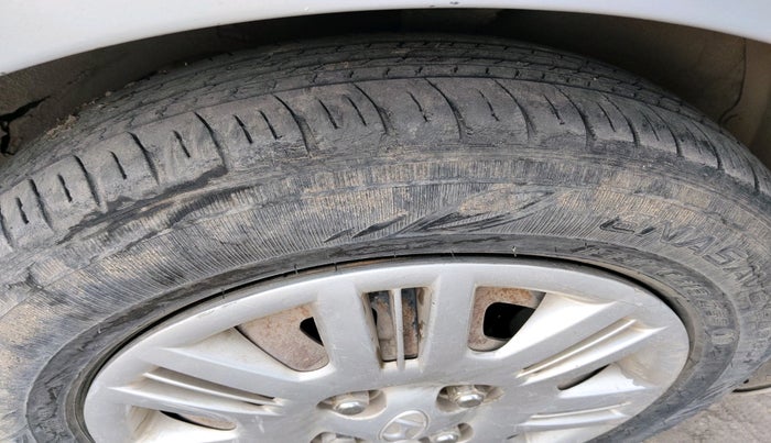 2011 Hyundai Santro Xing GLS, CNG, Manual, 1,15,241 km, tyre