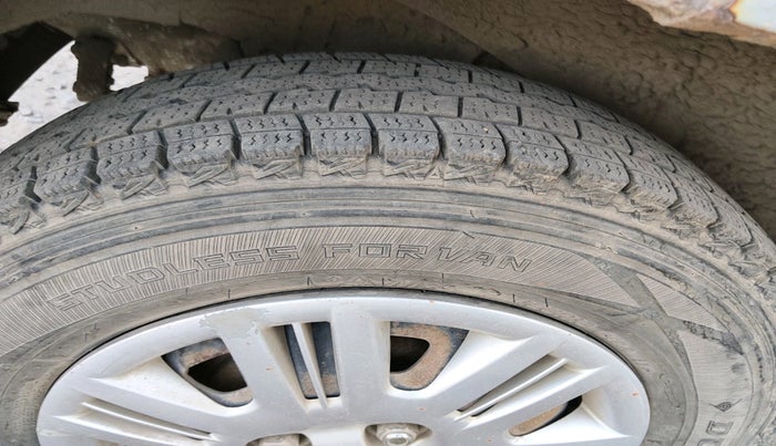 2011 Hyundai Santro Xing GLS, CNG, Manual, 1,15,241 km, tyre