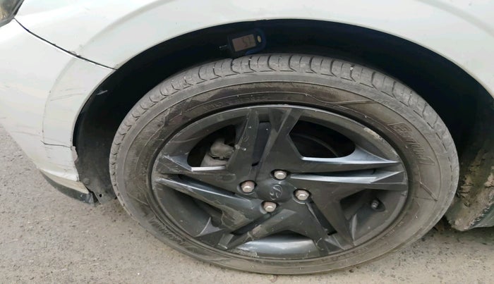 2022 Hyundai NEW I20 SPORTZ 1.5 MT, Diesel, Manual, 1,60,130 km, tyre