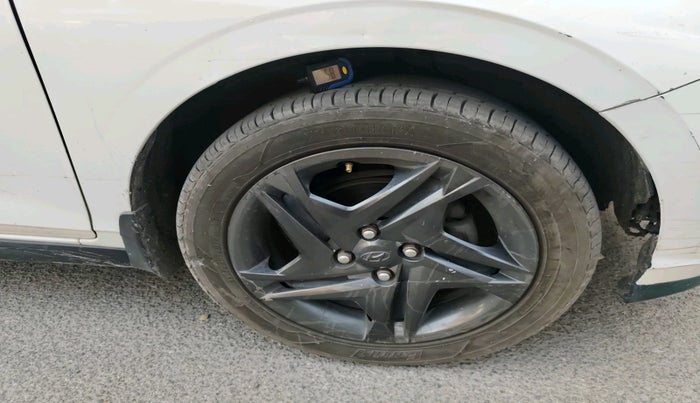 2022 Hyundai NEW I20 SPORTZ 1.5 MT, Diesel, Manual, 1,60,130 km, tyre