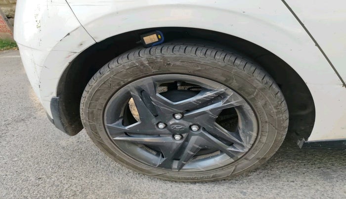 2022 Hyundai NEW I20 SPORTZ 1.5 MT, Diesel, Manual, 1,60,130 km, tyre