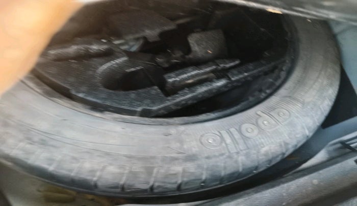 2014 Volkswagen Jetta COMFORTLINE TDI, Diesel, Manual, 1,31,168 km, tyre