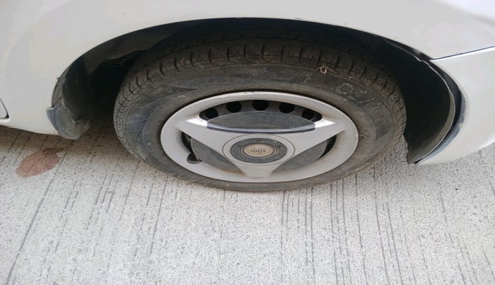 2014 Datsun Go T, CNG, Manual, 93,172 km, tyre