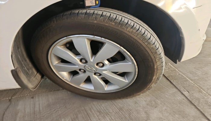 2014 Hyundai Xcent S AT 1.2 (O), Petrol, Automatic, 58,582 km, tyre