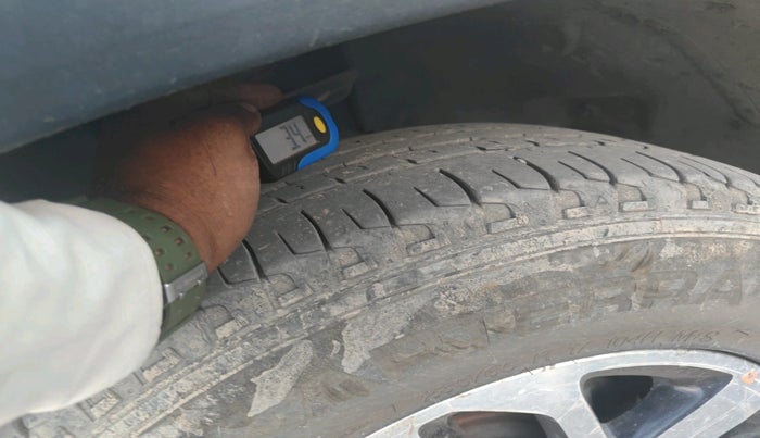 2022 Tata Harrier XZA PLUS 2.0L, Diesel, Automatic, 1,30,981 km, tyre