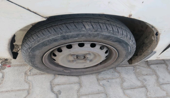 2016 Maruti Wagon R 1.0 LXI CNG, CNG, Manual, 1,17,111 km, tyre