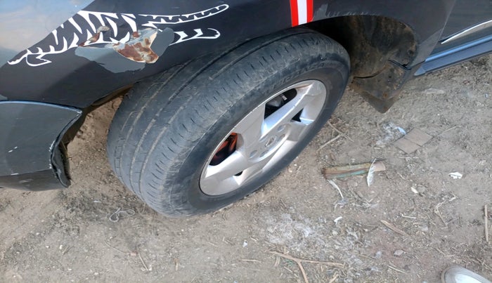 2013 Renault Duster 85 PS RXL DIESEL, Diesel, Manual, 1,21,073 km, tyre