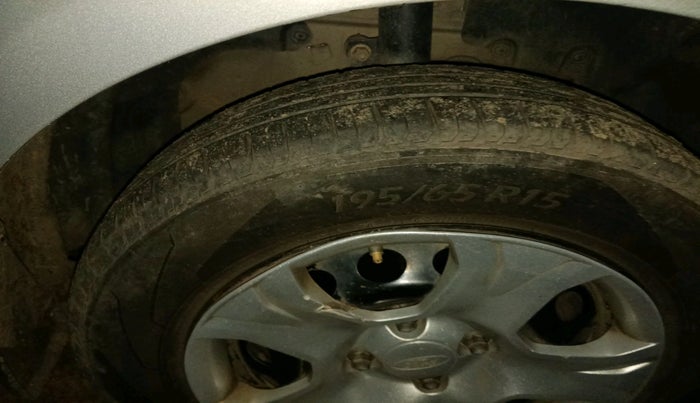 2017 Ford Ecosport AMBIENTE 1.5L PETROL, Petrol, Manual, 2,62,543 km, tyre