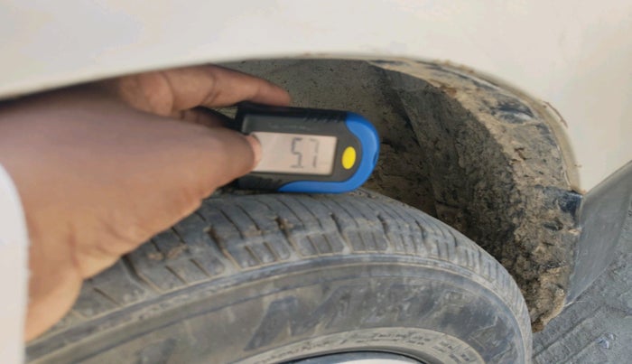 2015 Maruti Alto 800 LXI, Petrol, Manual, 80,349 km, tyre