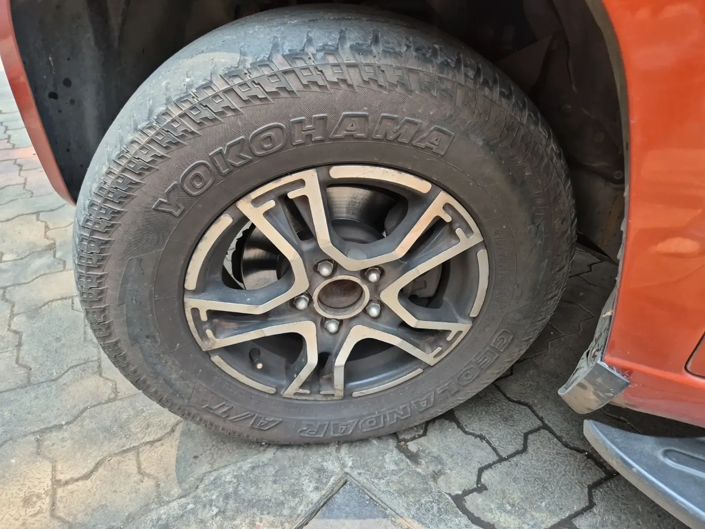 2016 Mahindra TUV300 T8, Diesel, Manual, 92,847 km, tyre