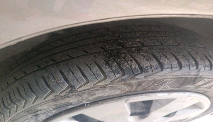 2011 Maruti Zen Estilo VXI, Petrol, Manual, 1,51,536 km, tyre