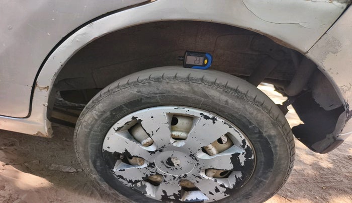 2011 Maruti Wagon R 1.0 LXI, CNG, Manual, 1,20,306 km, tyre