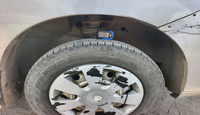 2011 Maruti Wagon R 1.0 LXI, CNG, Manual, 1,20,306 km, tyre