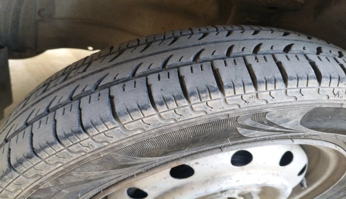 2015 Maruti Wagon R 1.0 LXI, CNG, Manual, 96,097 km, tyre