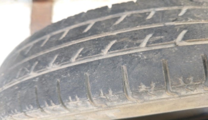 2015 Maruti Wagon R 1.0 LXI, CNG, Manual, 96,097 km, tyre