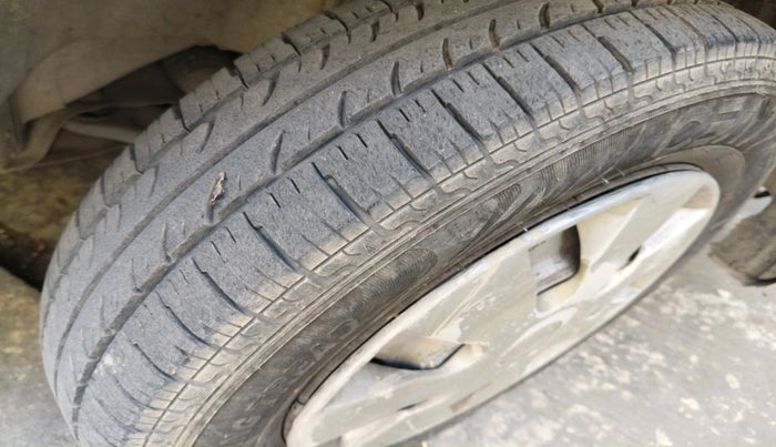 2015 Maruti Wagon R 1.0 LXI, CNG, Manual, 96,097 km, tyre