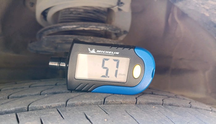 2014 Maruti Ertiga VXI, Petrol, Manual, 64,234 km, tyre