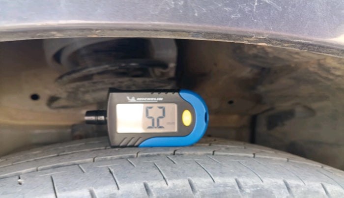 2014 Maruti Ertiga VXI, Petrol, Manual, 64,234 km, tyre