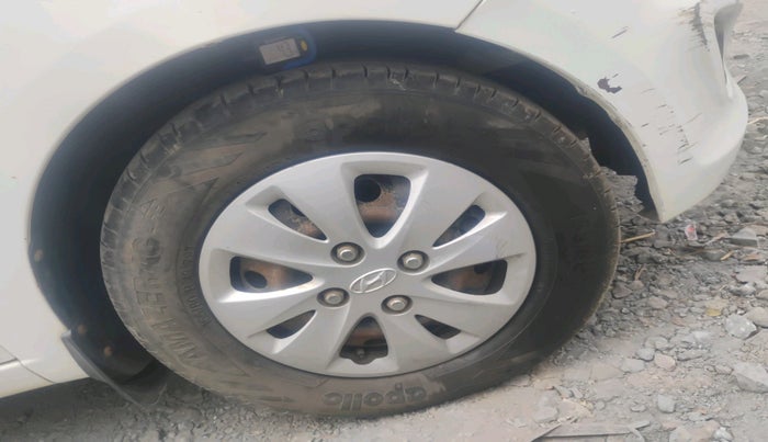 2011 Hyundai i10 MAGNA 1.2, CNG, Manual, 1,35,137 km, tyre